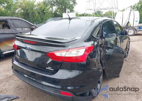 2013 Ford Focus Se z USA, uszkodzony, nr VIN 1FADP3F2XDL117375